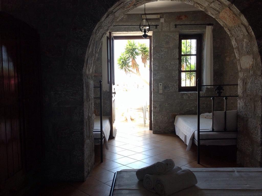 Néon Oítilon Las - Giannakakoy Traditional Stone Houses חדר תמונה